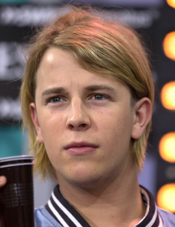 Tom Odell: The Piano Whisperer, 35