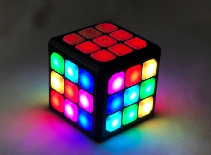 Winning Fingers Flashing Cube: Genius Brain Game Or Flashy Light Show?