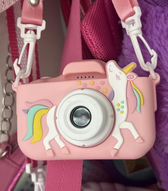 Goopow Kids Camera: See the World From Three Feet High (and All the Dog’s Blurry Pics)