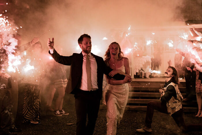 These Photobombs Totally Stole The Show And We Can't Stop Laughing