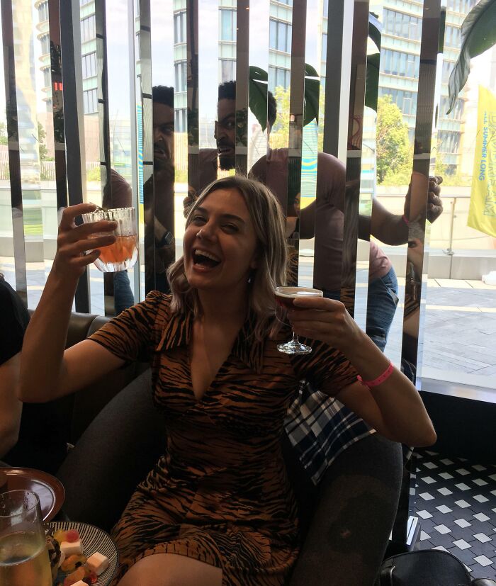 These Photobombs Totally Stole The Show And We Can't Stop Laughing