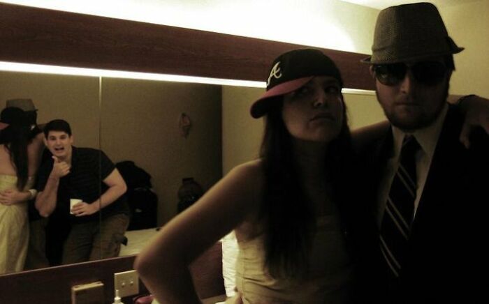 These Photobombs Totally Stole The Show And We Can't Stop Laughing