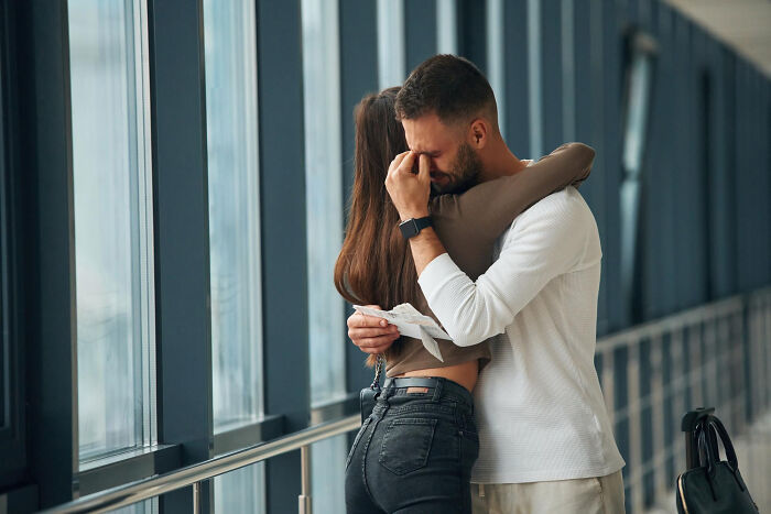 26 Ways You Can Totally Spot Someone Who Never Got Enough Love Growing Up