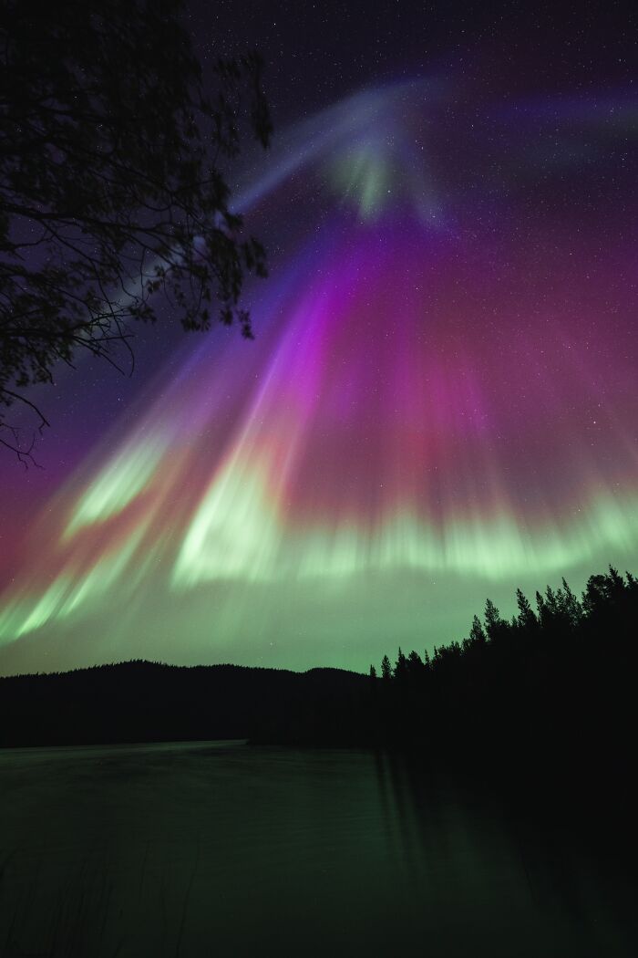 Chasing Northern Lights: The Coolest Spots & Times to See Them (13 Pics!)