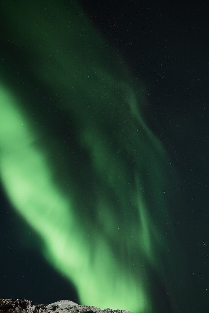 Chasing Northern Lights: The Coolest Spots & Times to See Them (13 Pics!)