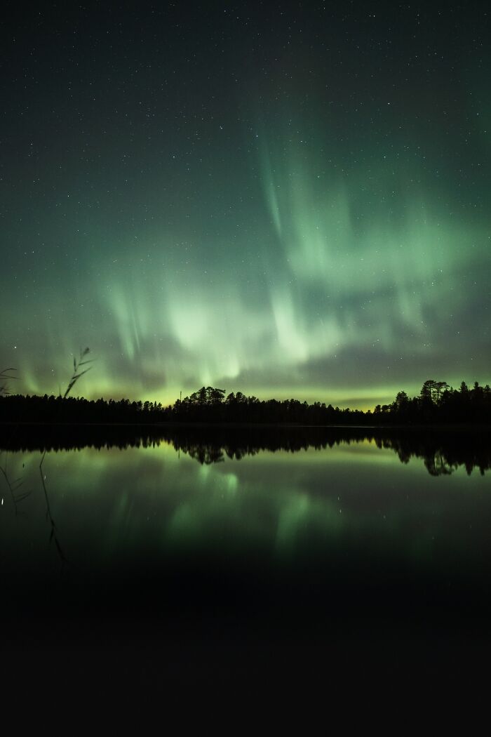 Chasing Northern Lights: The Coolest Spots & Times to See Them (13 Pics!)