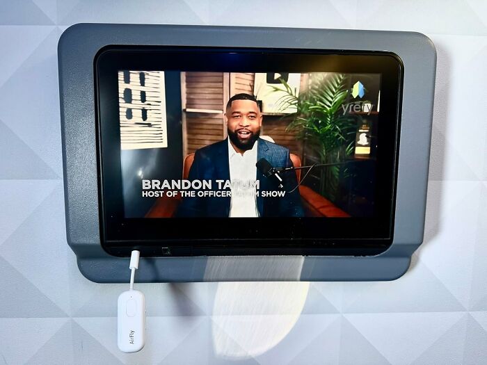 Say Goodbye to Crappy Airline Headphones with This Bluetooth Wireless Transmitter