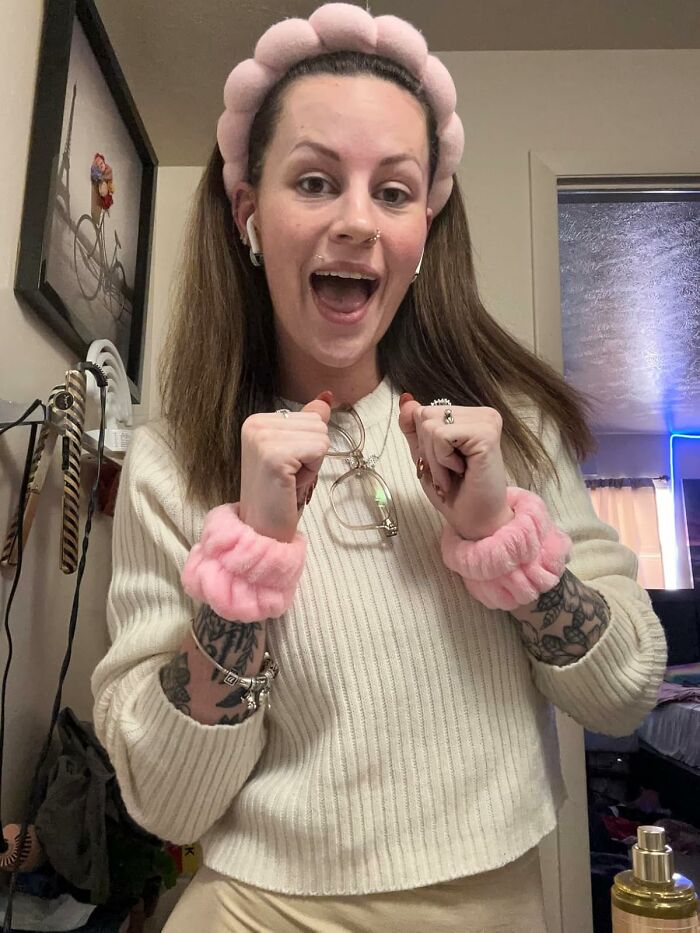 Say Goodbye To Facewash Water Runnin’ Down Your Arms With This Hairband And Wristlets Set