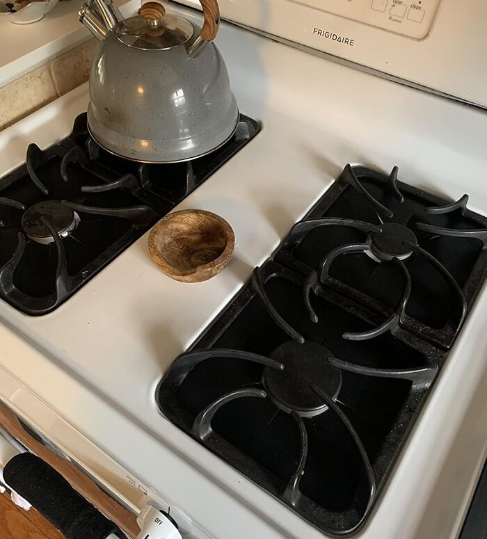 Those Pesky Gaps Around Your Gas Stove? Grab Some Silicone Gap Covers and Say Goodbye To Crumbs Forever!
