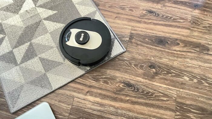 The Shark AI Robot Vacuum Eats Crumbs So You Don’t Have To