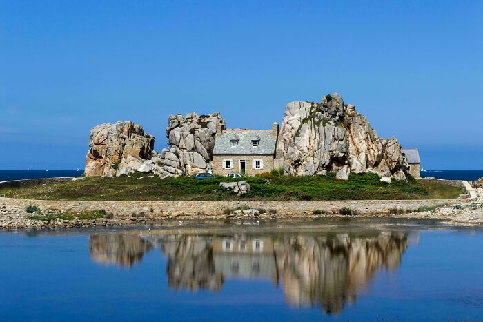 House Squeezed Between Rocks In France