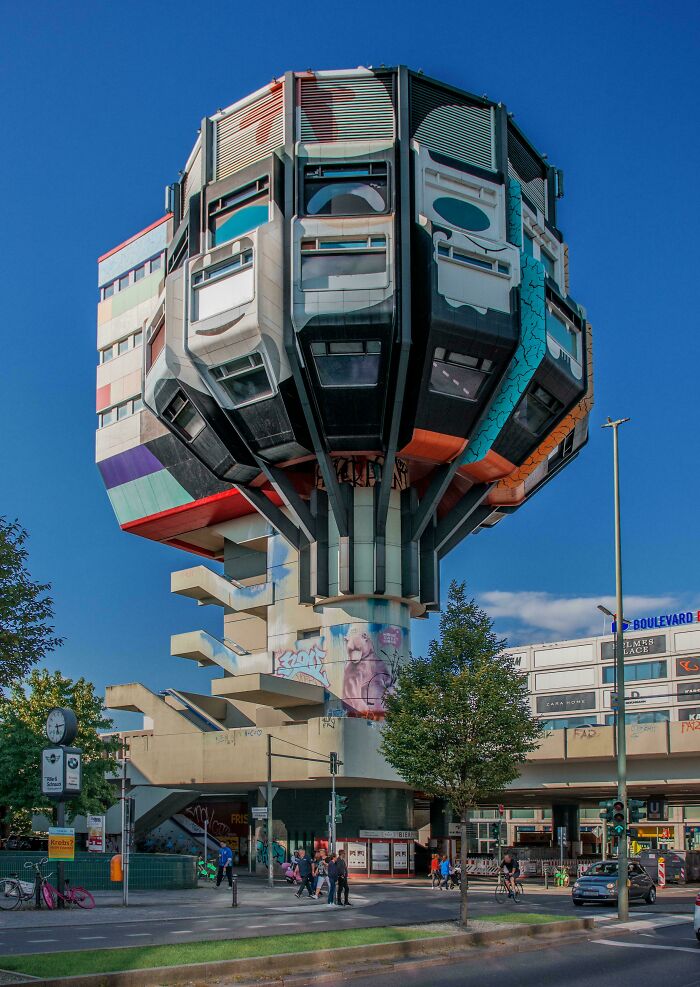 Berlin’s Wild Bierpinsel