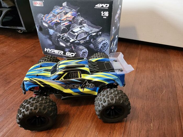 Electric 4x4 Off-Road RC Car That Will Drag Them Away from Screens and Into Muddy Fun