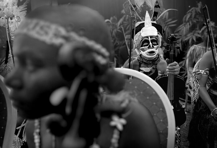 Melody on the Edge (Port Moresby, Papua New Guinea) by Antonio Denti