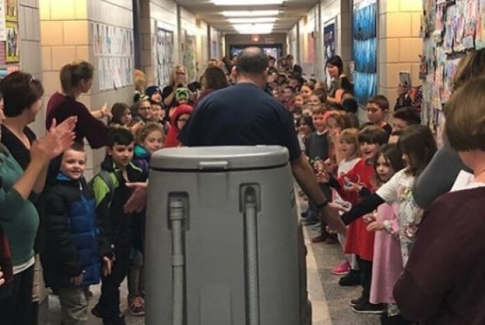 School Throws a Whole Parade—For Just One Janitor On His Last Day!