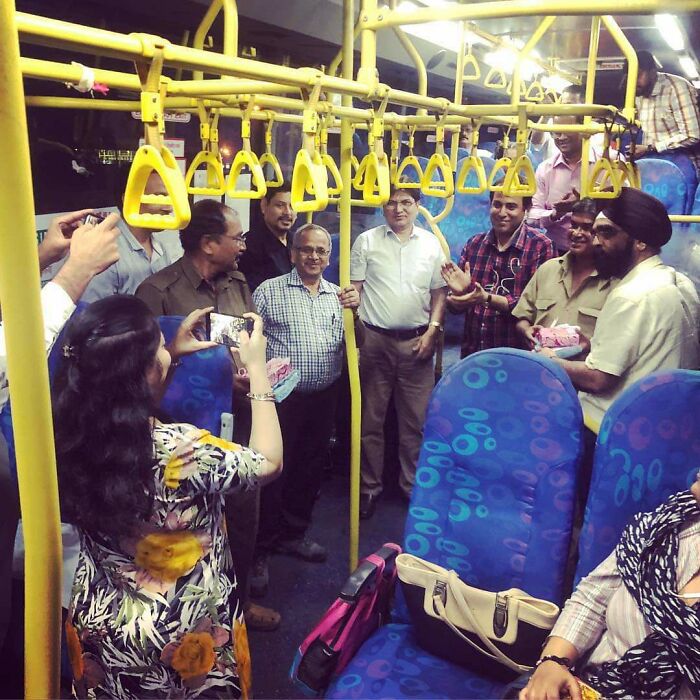 Bus Conductor’s Last Day Went Out with a Bang Thanks to Loyal Passengers