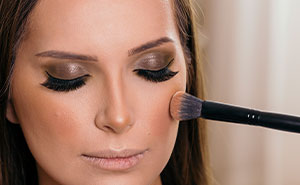 When Guys Say They Love The “No Makeup Look,” Here’s What Women Actually Think