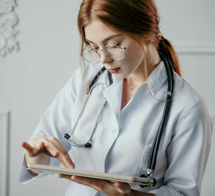 46 Hilarious Things People Said Waking Up From Anesthesia (Yep, Really!)