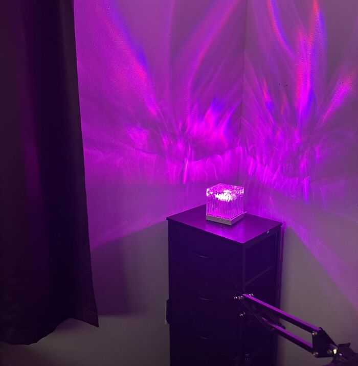 Northern Lights Projector Turns Your Ceiling From Boring To Cosmic WOW