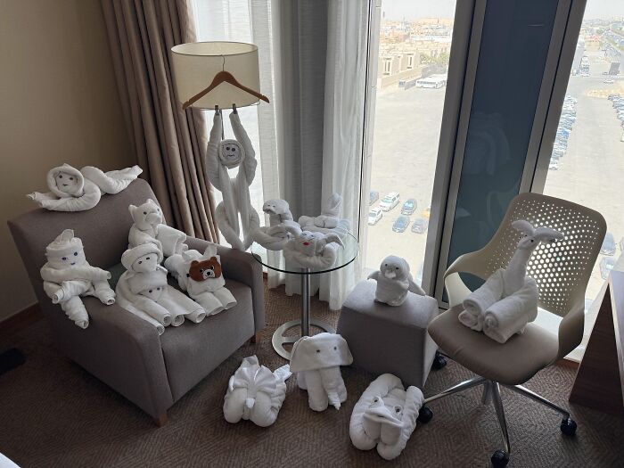 Towel Zoo? Yes, Please! My Hotel Cleaner’s Hidden Art Project