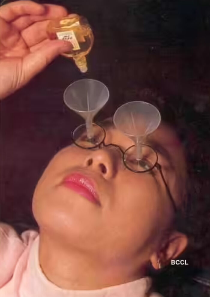 This Gadget Is Here To Ease Your Fear of Eye Drops