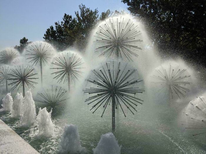 Fountains That Are Basically Giant Sparkly Dandelions