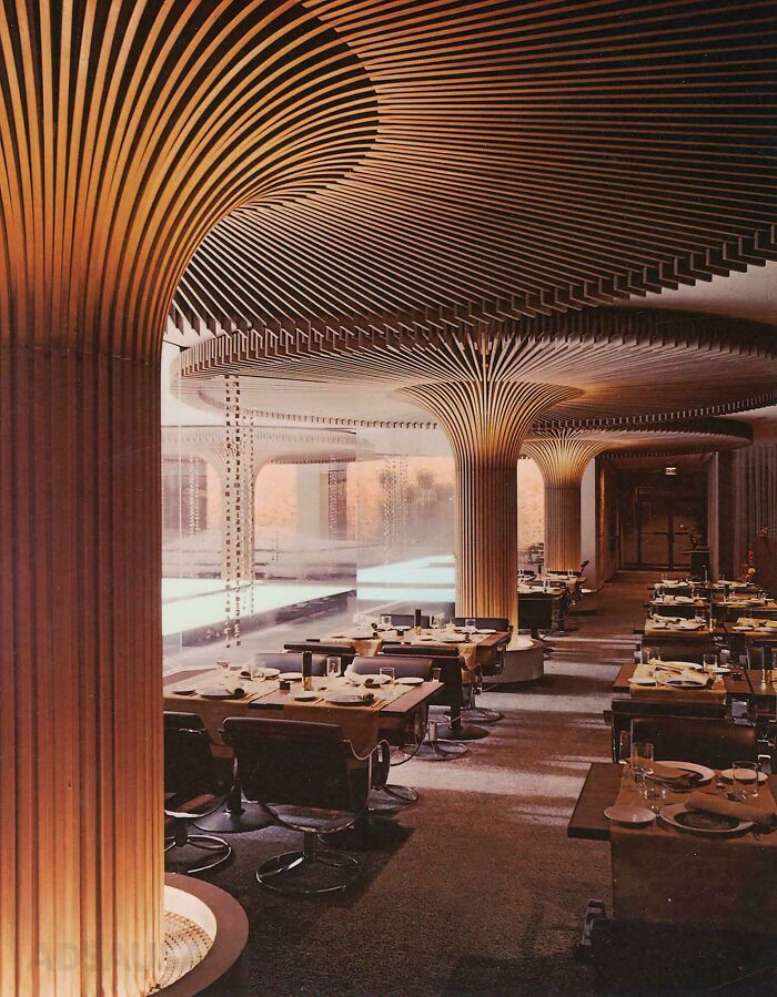 Retro Midnight Sun Restaurant Vibes