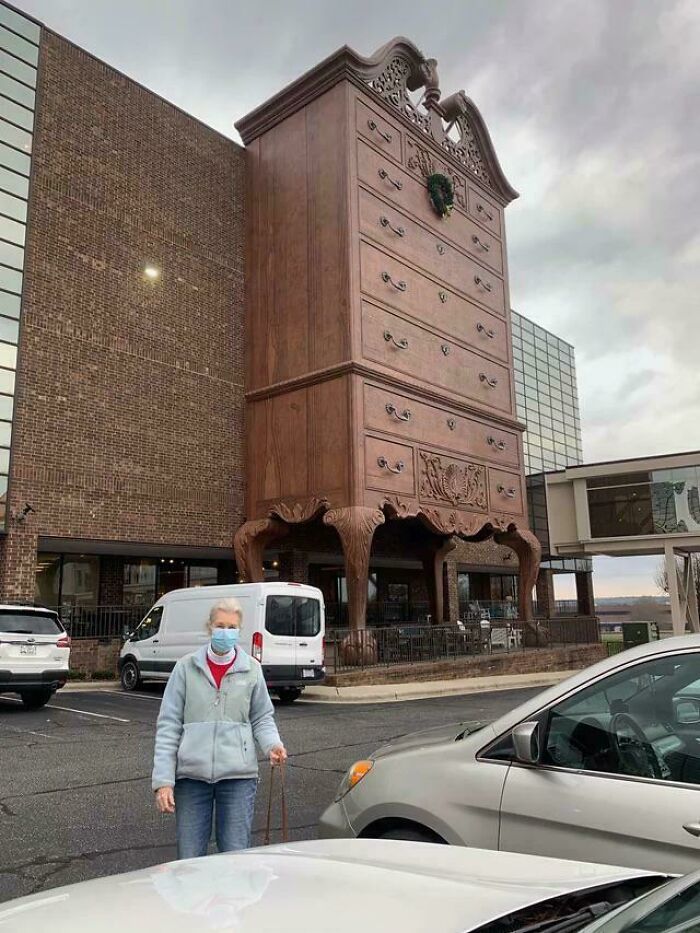 Furniture Store Entrance That’s A Head Turner