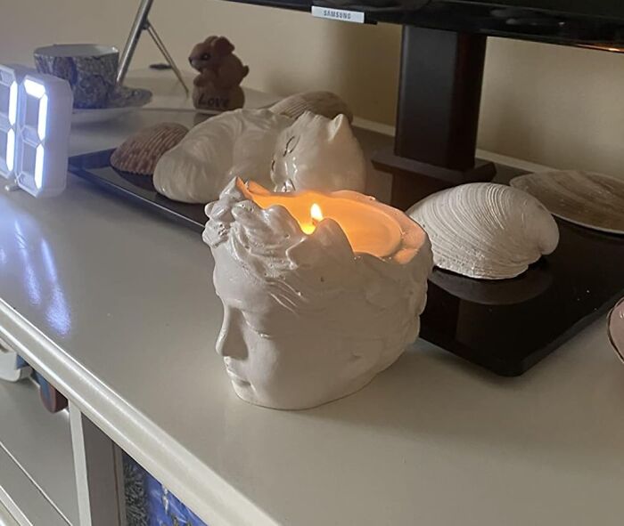 This Greek Bust Candle Weeps Wax Tears—Because Classical Tragedy Deserves Smells Too