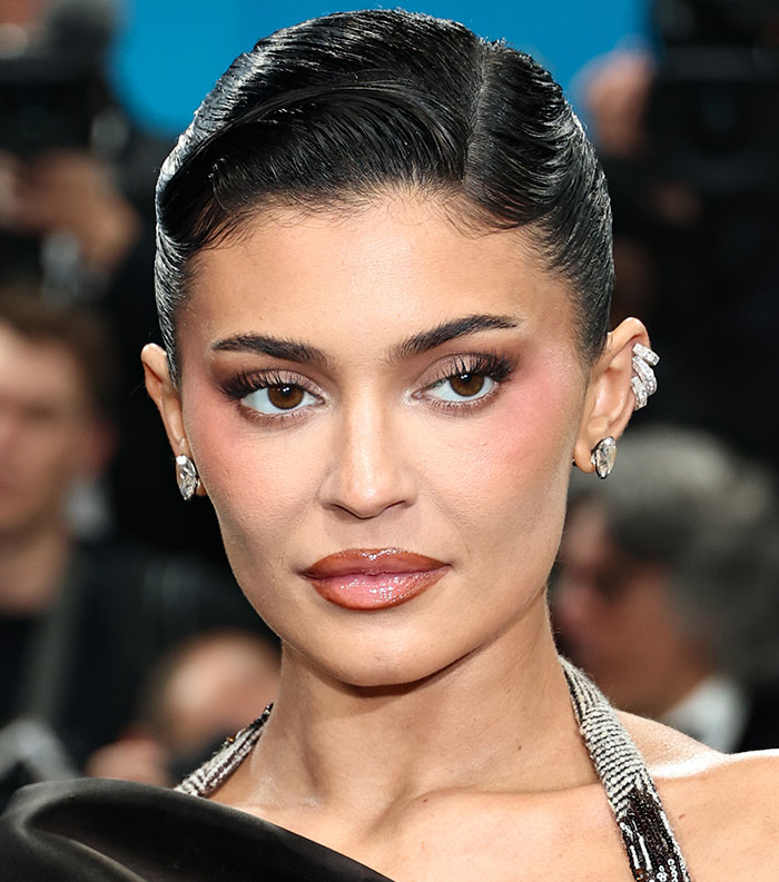 19th - Kylie Jenner (18.6k Votes) - Beauty Mogul, Love-Hate Ratio Sky High