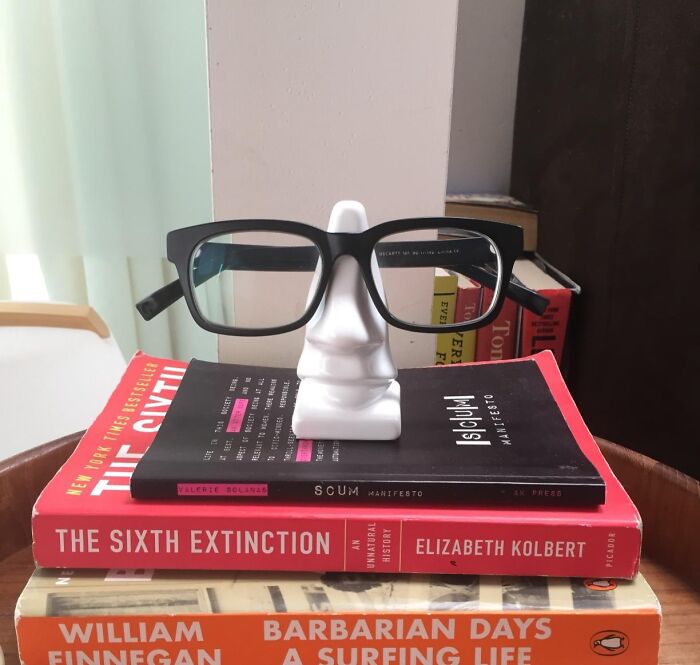 Give Dad’s Glasses A Creepy But Cool New Home With This Nose-Shaped Holder