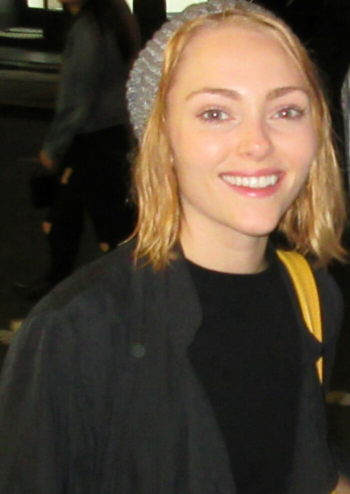 AnnaSophia Robb: The Chill Queen of Screen, 32