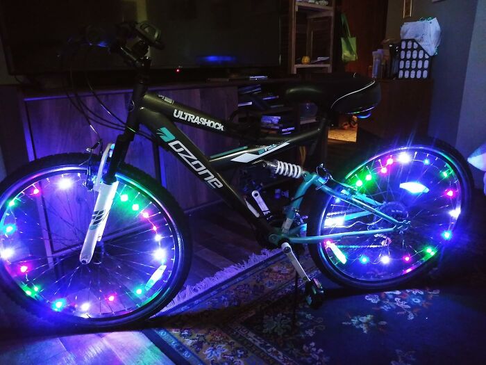 Turn Any Bike Into A Rolling Rave With Bike Wheel Lights