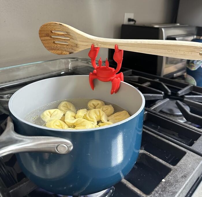 Silicone Utensil Crab: Your Spoon’s New Best Tiny Butler