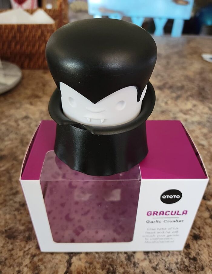 Gracula Garlic Crusher: The Only Vampire Who’s On Your Side