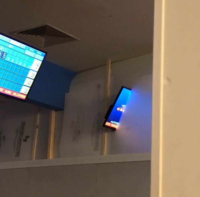 My Job’s To Build Walls, Not Move Screens (Apparently)