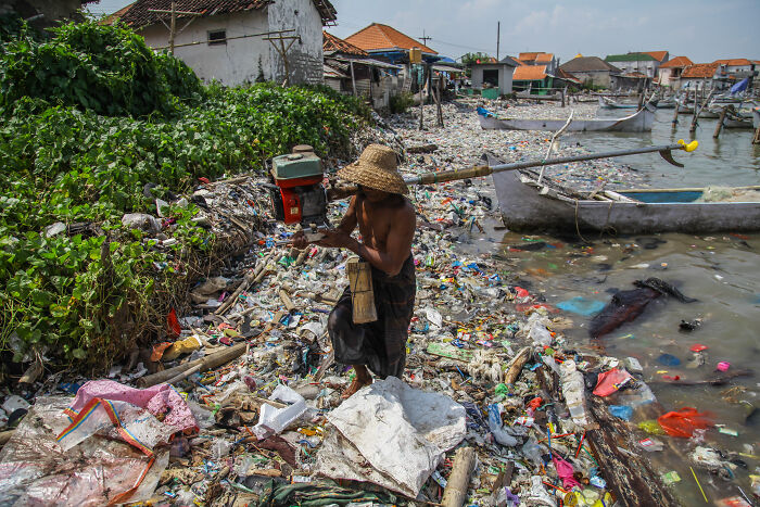 Indonesia: Islands of Pollution