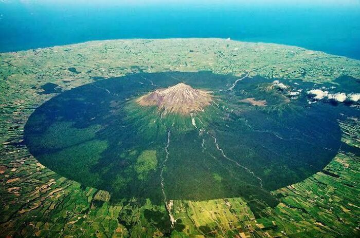 Mt Taranaki’s National Park From Above (It’s That Big Green Circle)