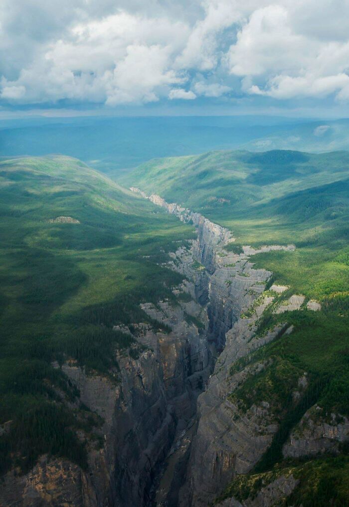 Scimitar Canyon: Nature’s Giant Cut In The Earth