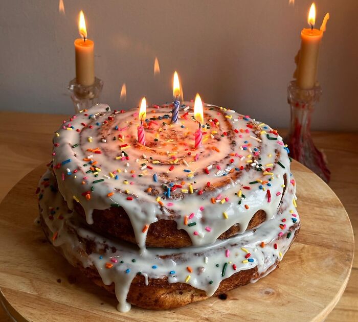 Cinnamon Roll Birthday Cake for a Friend—Sweet Swirls for the Win