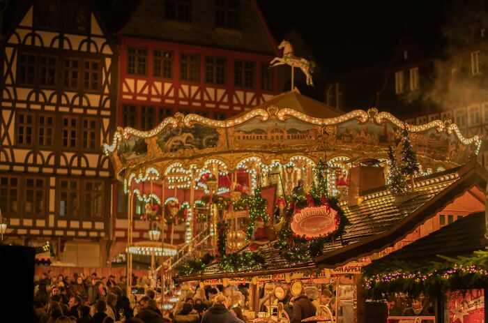 Not Worth It: Frankfurt Christmas Market, Germany - Big but Meh