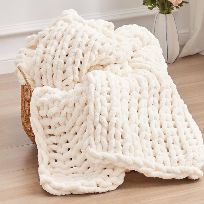 This Chunky Knit Blanket Screams "Cozy Time On The Couch, Please!"