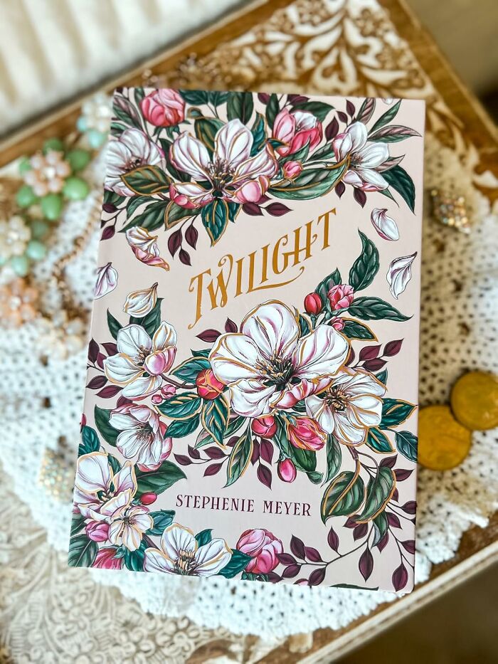 The Twilight Deluxe Collector’s Edition Is Nostalgia, Cringe & Romance All Rolled Into One