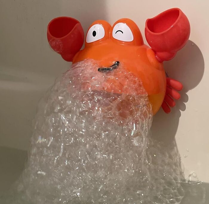 Bathtub Bubble Making Crab for Turning Baths Into Foam-Filled Parties