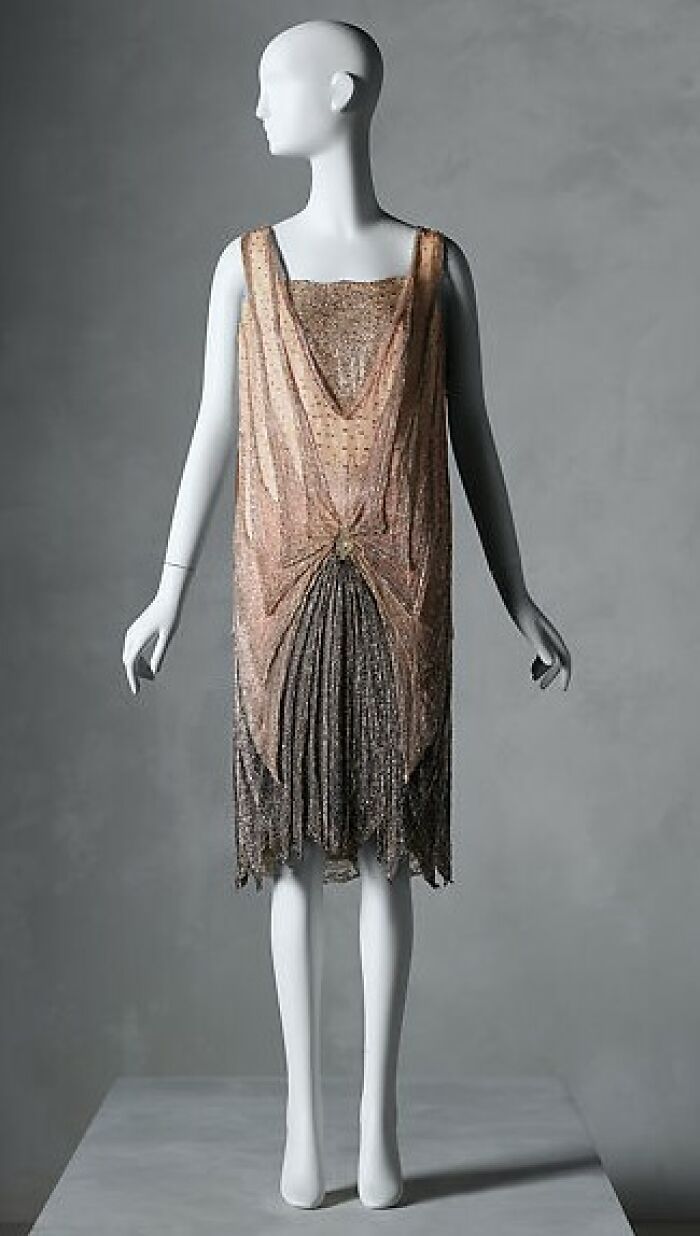 Whoa, Check Out These 50 Stunning Old Photos That Totally Capture Life’s Vibes Back Then!