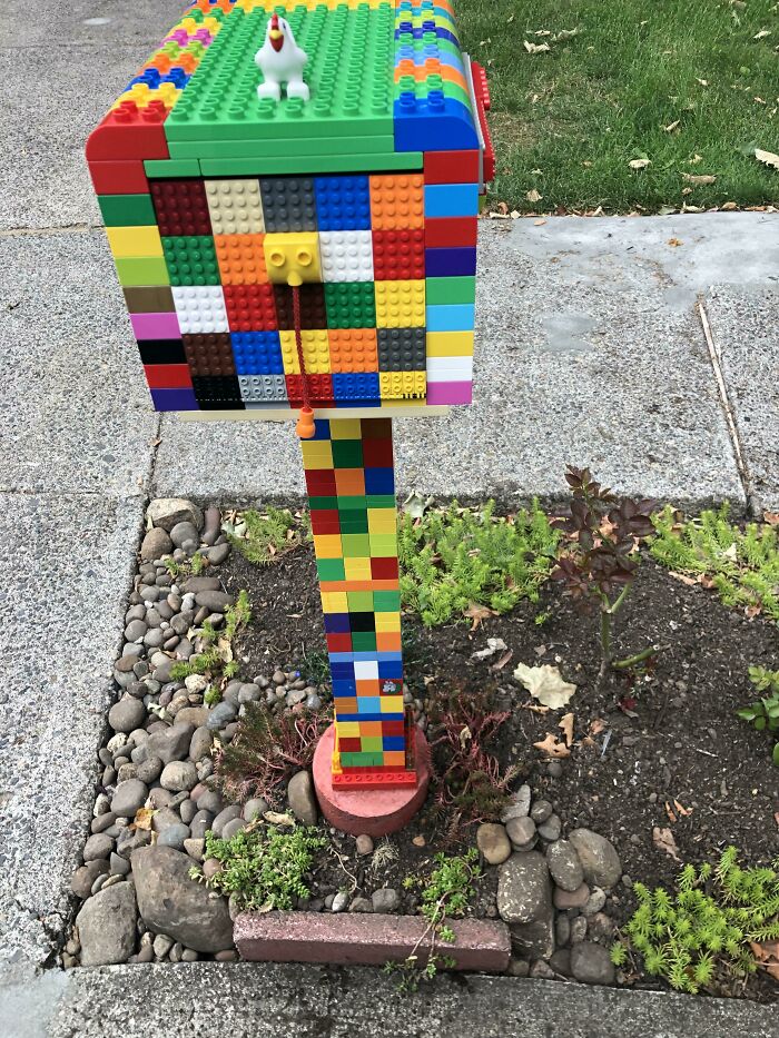 A Lego Mailbox Blocks All Boringness