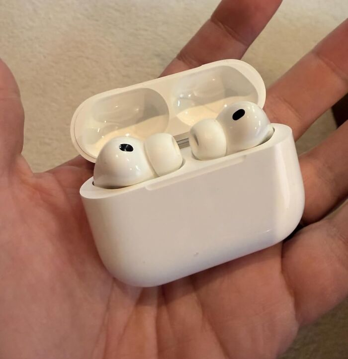 Block Out the Noises with Apple AirPods Pro 3