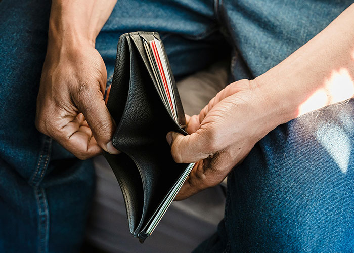 We Asked Former Cult Members: 'When Did You Realize It Was a Cult?' The Answers Will Surprise You