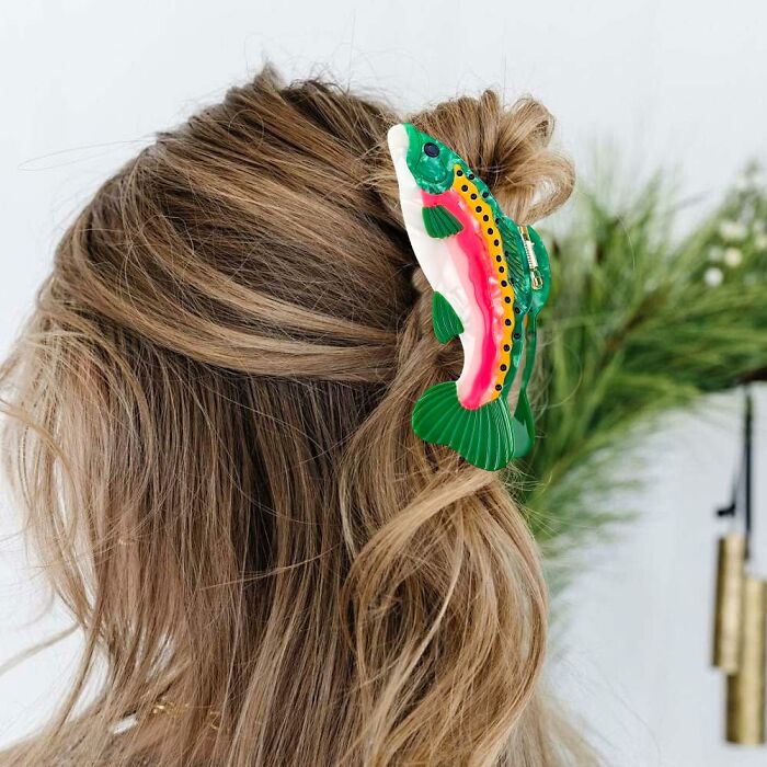 Your Hair Will Look More Bear Picnic Than Boring With This Salmon Claw Clip