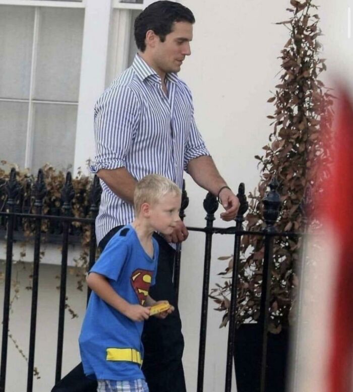 Meet Tom, 7, Who Said His Uncle Is Superman. Kids Didn’t Buy It, So Uncle Henry Cavill Showed Up At School!